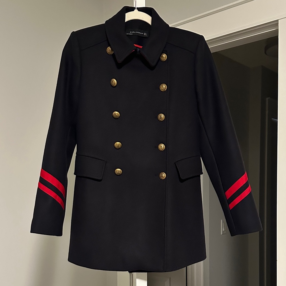Sophisticated Coat with Red Accents